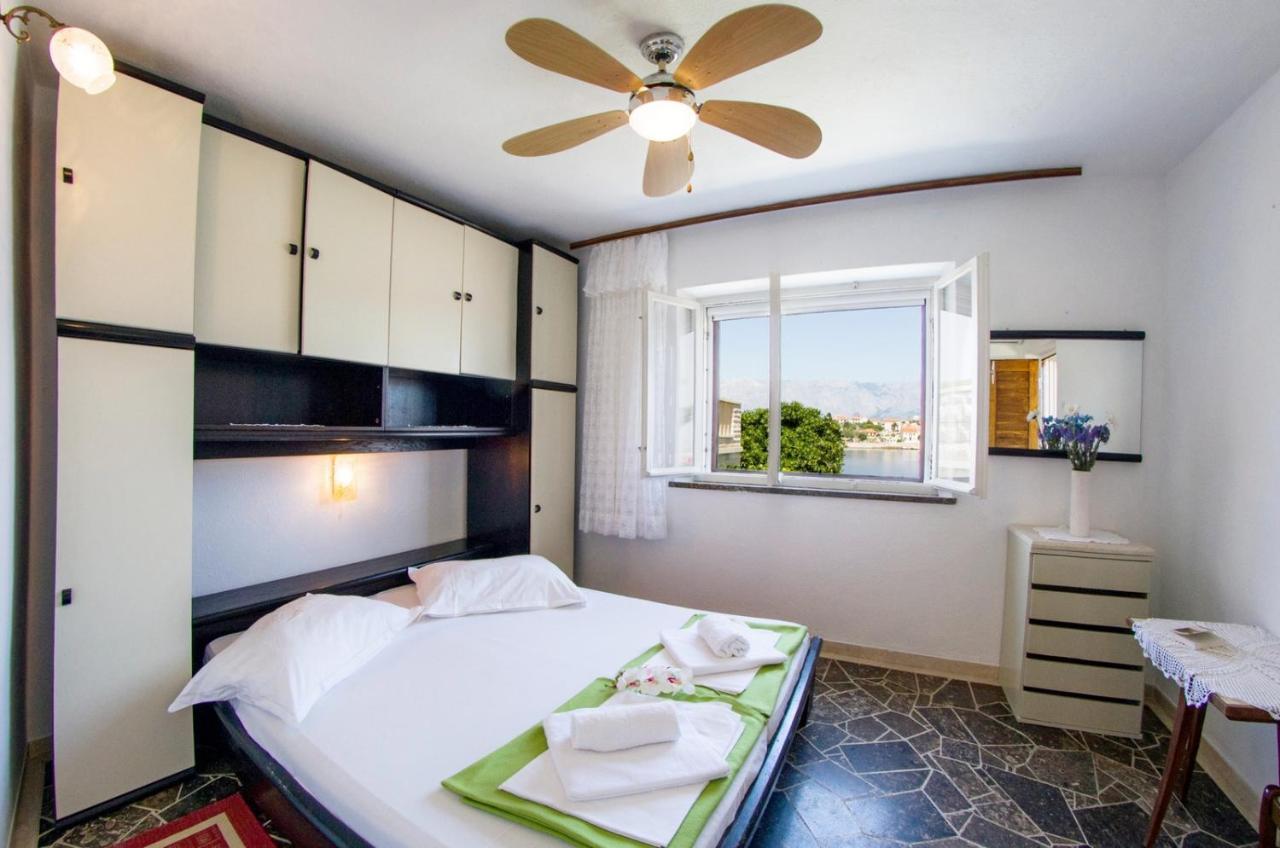 Beachfront House Pope B&B Селка Екстер'єр фото