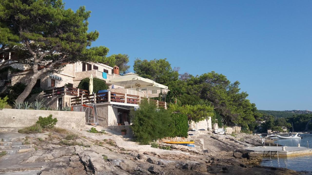 Beachfront House Pope B&B Селка Екстер'єр фото