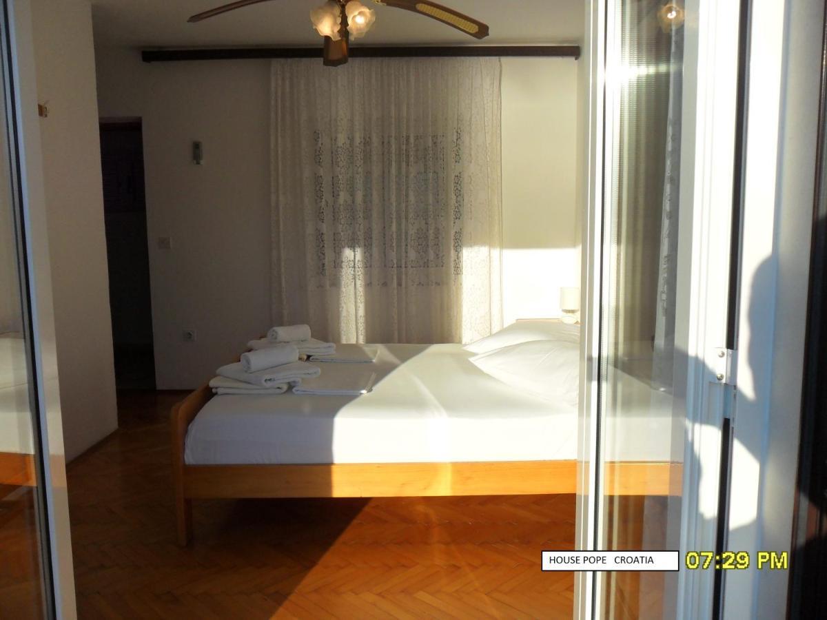 Beachfront House Pope B&B Селка Екстер'єр фото