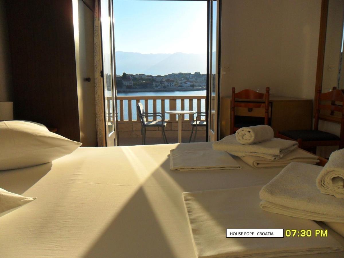 Beachfront House Pope B&B Селка Екстер'єр фото