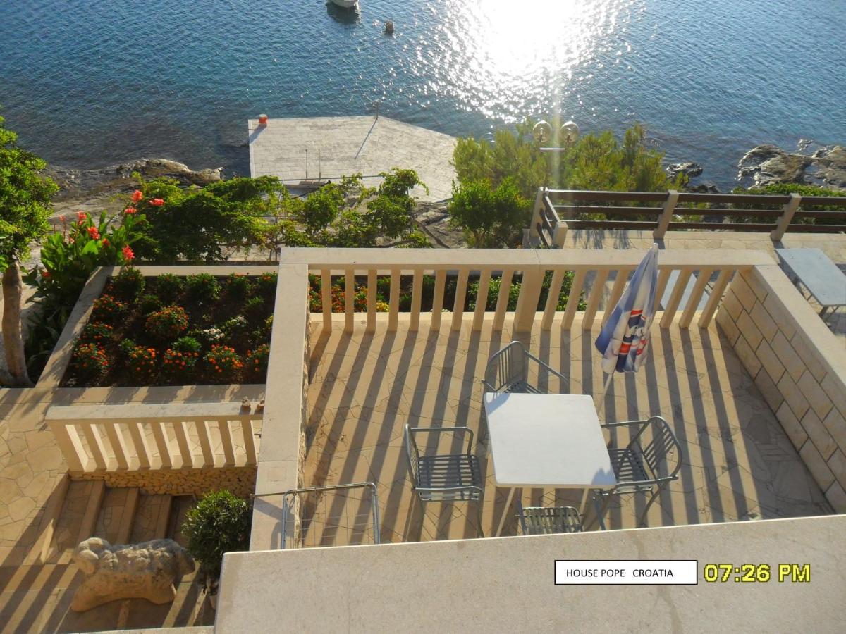 Beachfront House Pope B&B Селка Екстер'єр фото